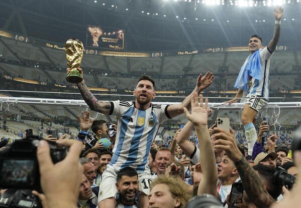 Pel congratulates Messi and Mbapp after World Cup final AP News